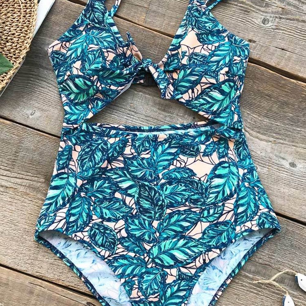 CUPSHE SMALL One-piece Lush Leaves Print Swimsuit